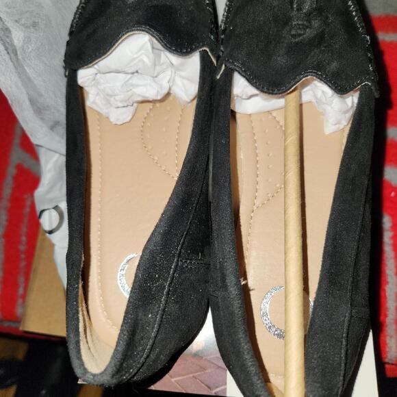 Journee Collection Meredith Women's 8.5 M Black Vegan Leather Flat Slip On Shoes - Picture 4 of 6